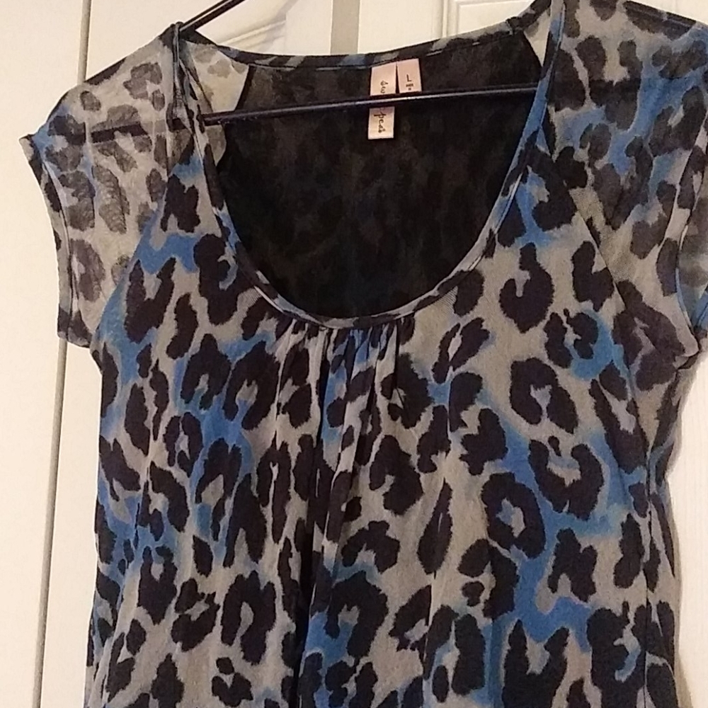 Shirt - Picture 2 of 3